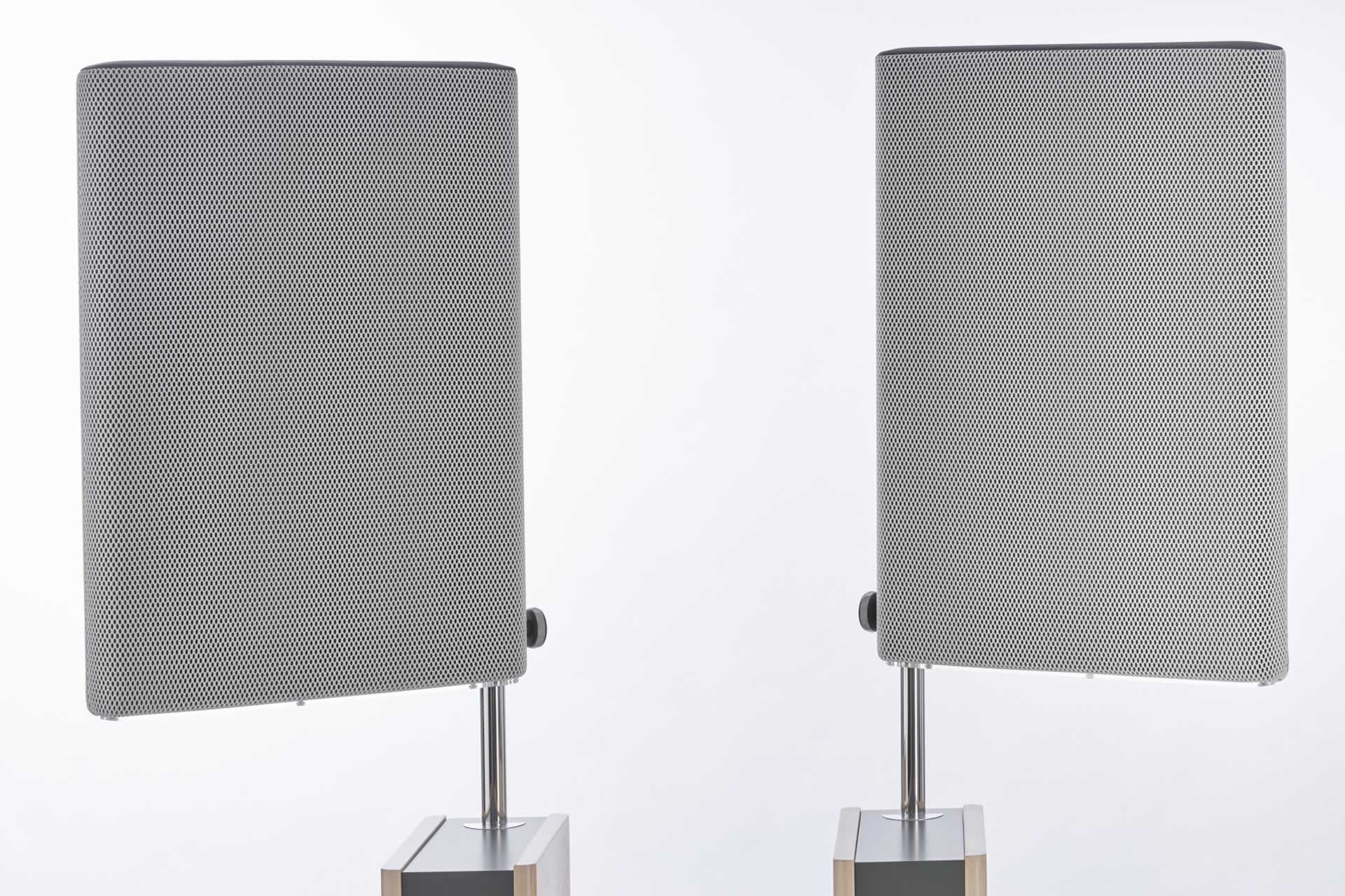 Sombetzki ESL Home: Elektrostaten fürs Nahfeld verbinden die hohe Qualität von Kopfhörern mit der virtuellen Bühnenstaffelung guter Lautsprecher in einem System. www.sombetzki-elektrostaten.de